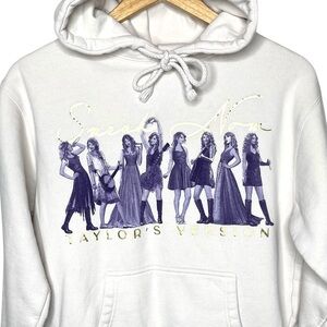 TAYLOR SWIFT Speak Now Taylor’s Version Graphic Hoodie XS